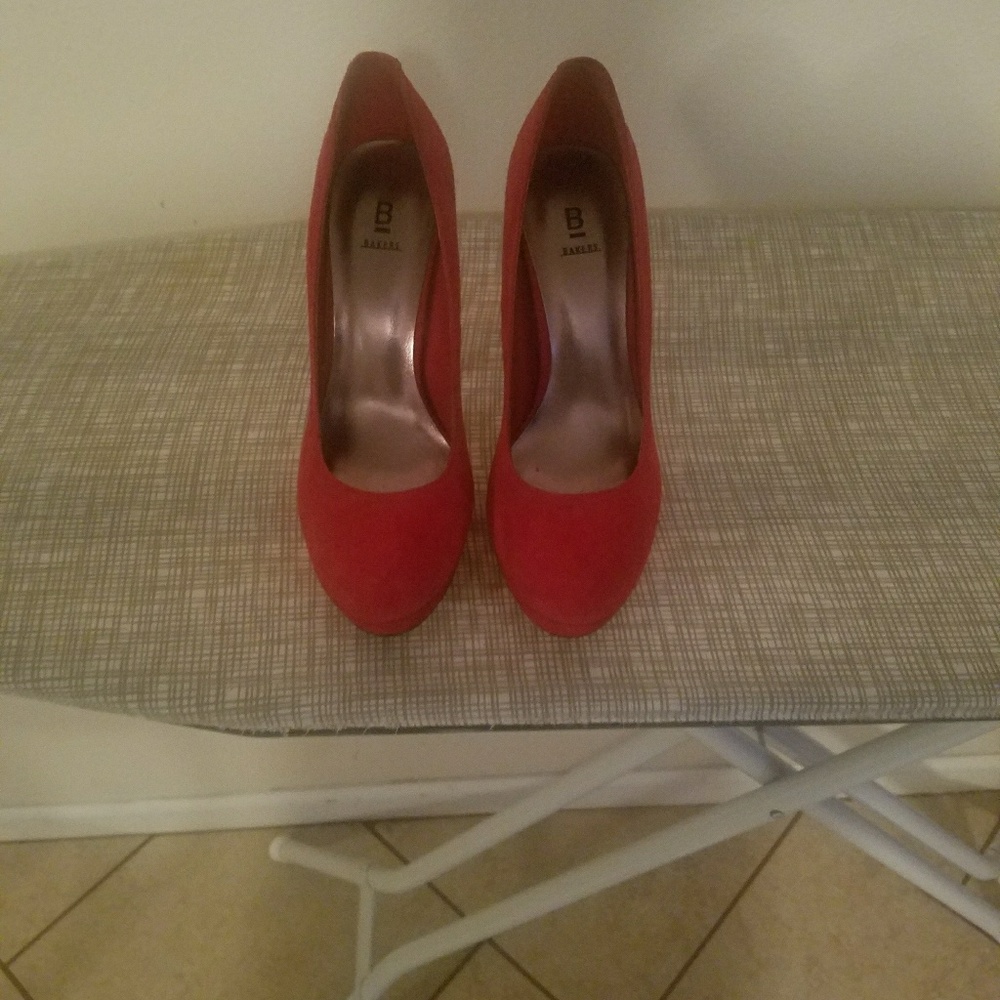 Shoes - Picture 3 of 3